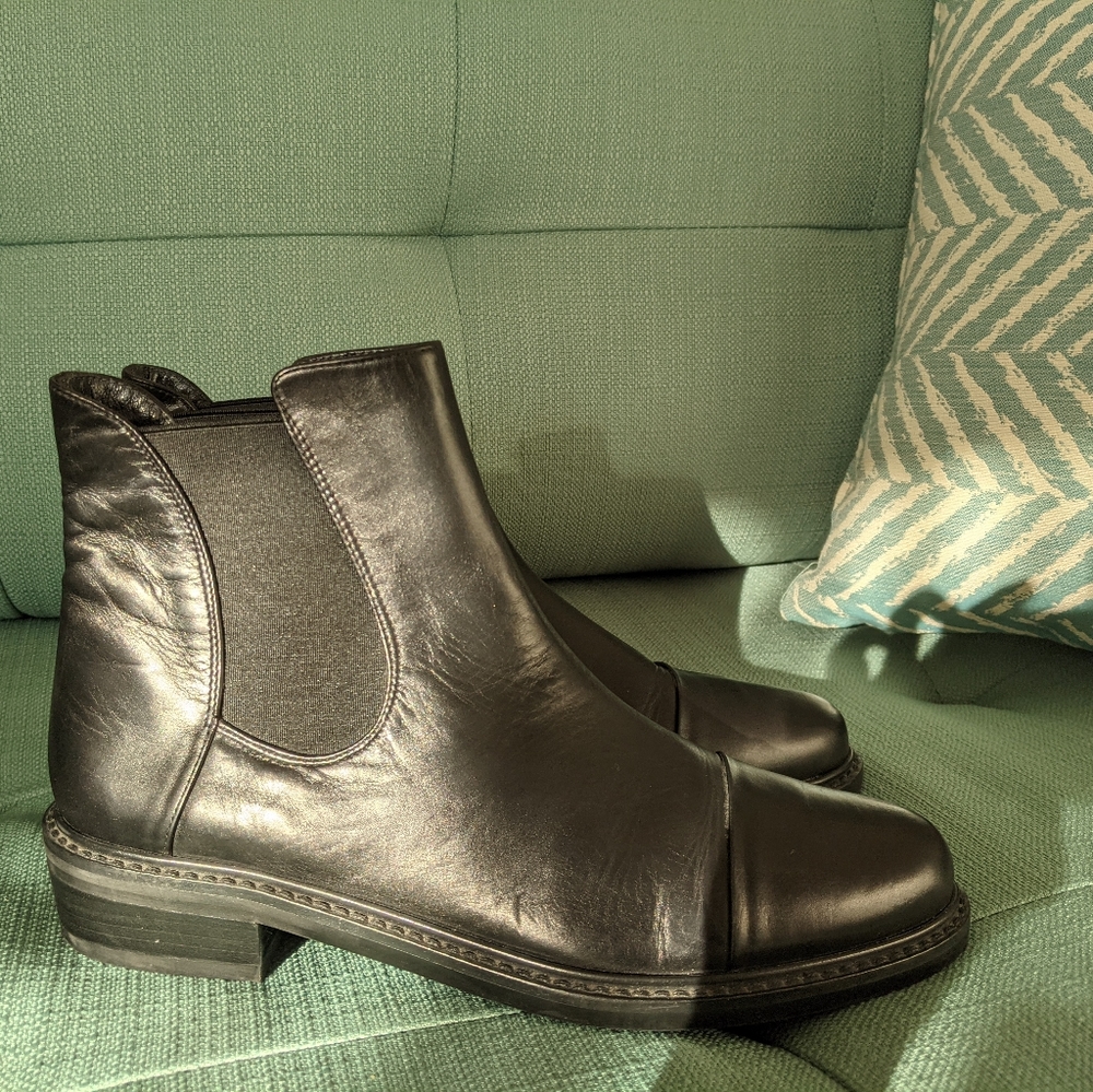 Stuart Weitzman black leather Chelsea boots